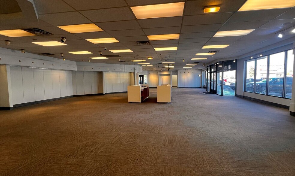 More Photos Of 2633-2677 Louisiana Blvd, Albuquerque Storefront For Lease