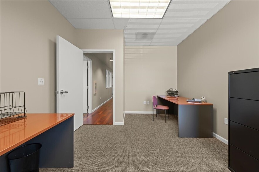 More Photos Of 125 Hangar Way, Watsonville Office For Sale