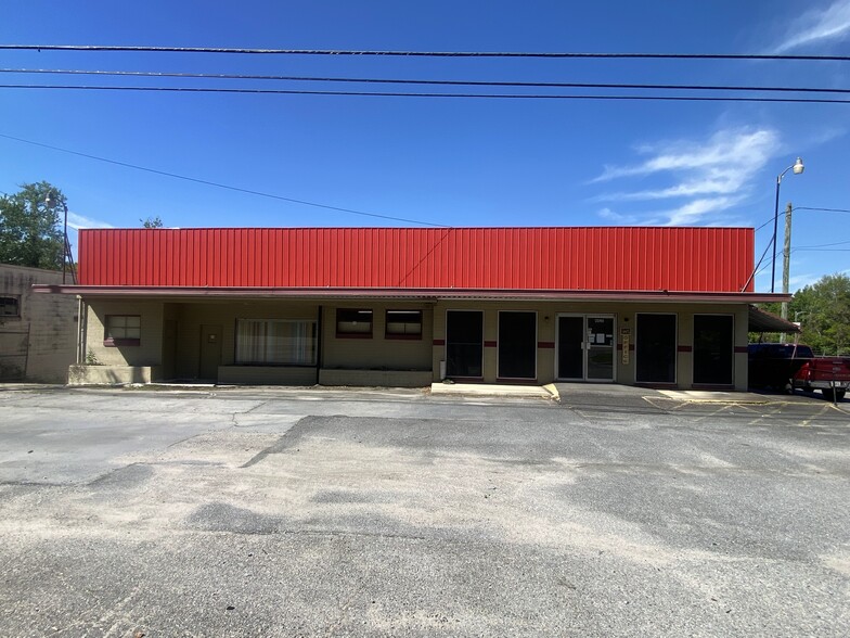 Primary Photo Of 4415-4425 Pio Nono, Macon-Bibb Showroom For Sale