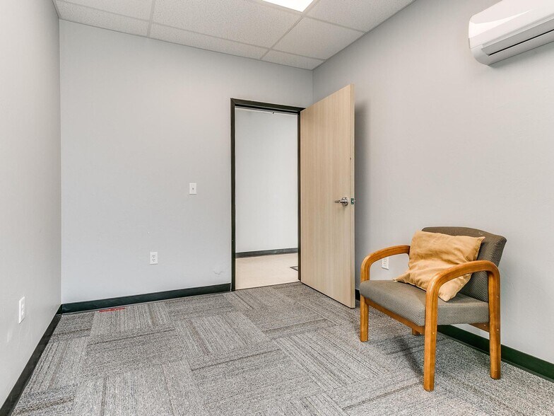More Photos Of 505 NE 46th St, Oklahoma City Office For Lease