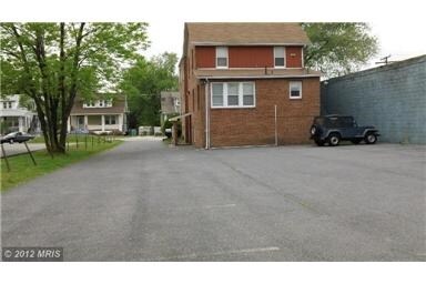 More Photos Of 5515 Selma Ave, Arbutus Office Residential For Sale