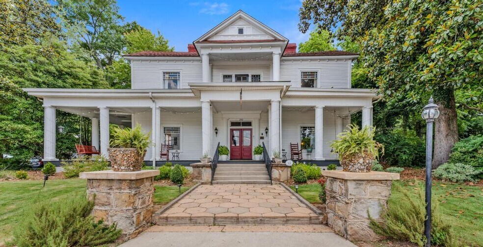 More Photos Of 252 Seavy St, Senoia Hospitality For Sale