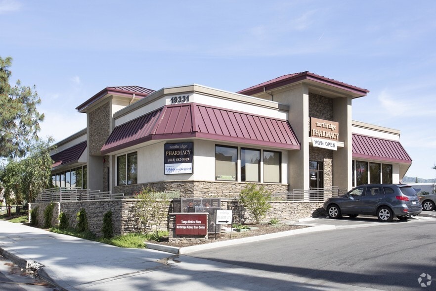 More Photos Of 19331 Business Center Dr, Northridge Medical For Lease