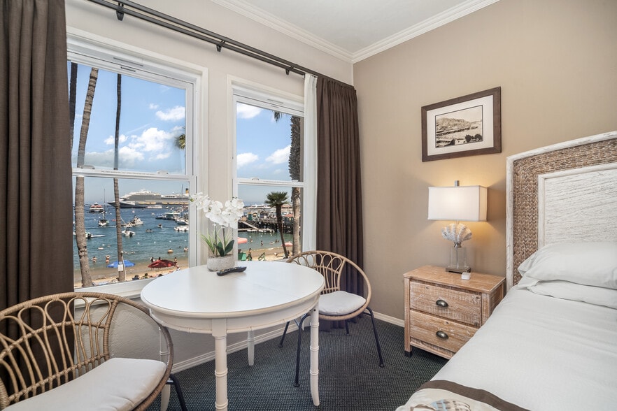 More Photos Of 409 Crescent Ave, Avalon Hotel For Sale