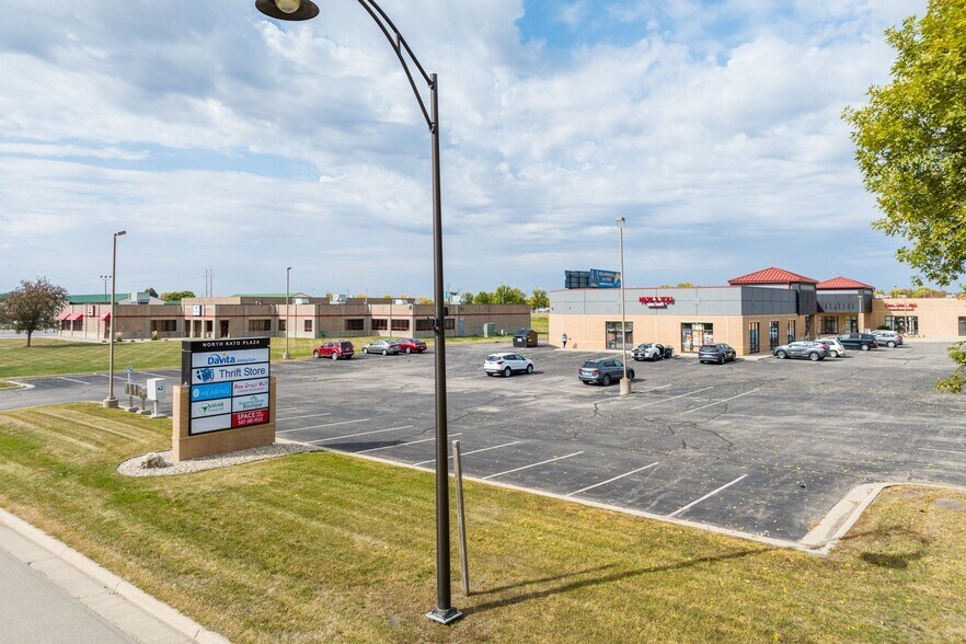 More Photos Of 1802-1838 Commerce Dr, North Mankato Freestanding For Lease