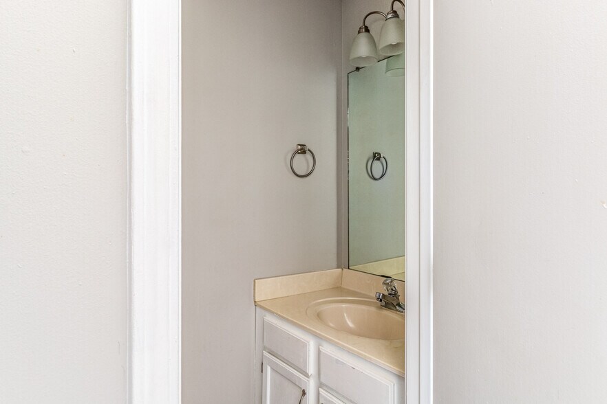 More Photos Of 291 Dunbar Cave Rd, Clarksville Multifamily For Sale