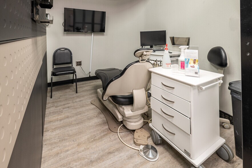 More Photos Of 302 S Lewis Ave, Tulsa Medical For Lease