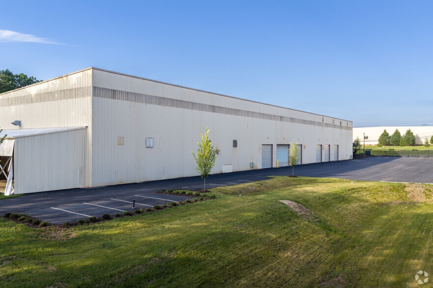 More Photos Of 3200 N Berkeley Lake Rd NW, Duluth Warehouse For Lease