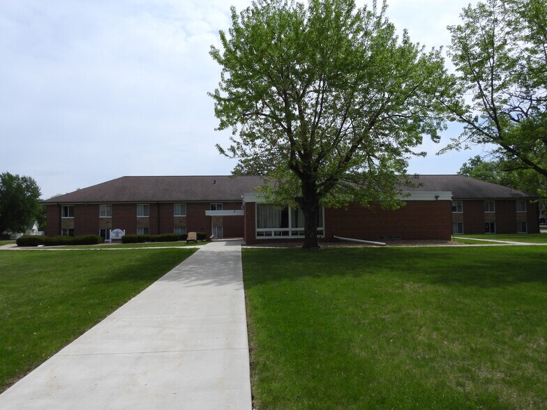 More Photos Of 315 S Grove Ave, Owatonna Schools For Sale