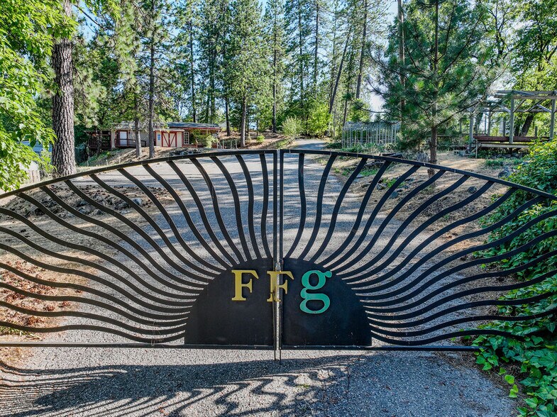 More Photos Of 15386 Little Valley Rd, Grass Valley Freestanding For Sale