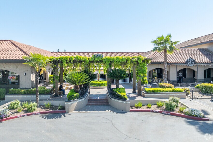 More Photos Of 2901 Sunrise Blvd, Rancho Cordova Unknown For Lease