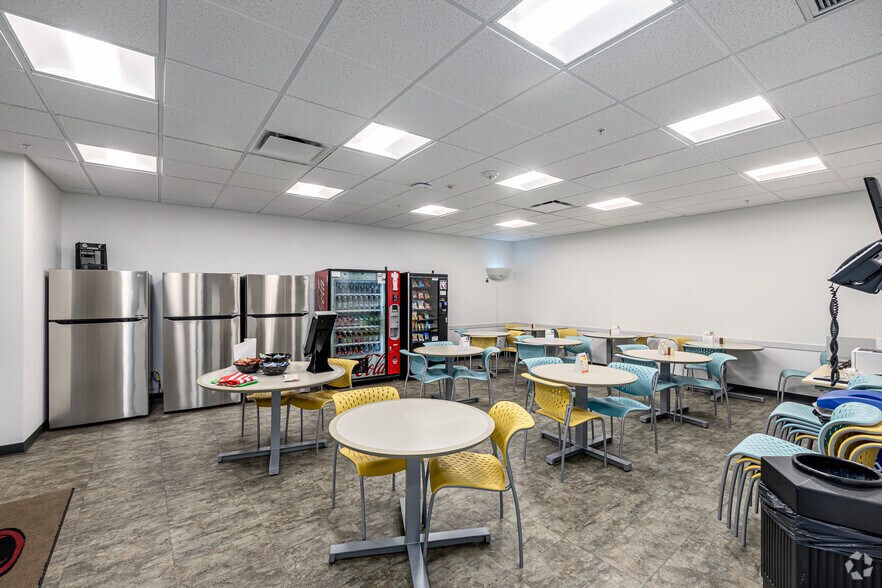More Photos Of 50 Corporate Dr, Trumbull Distribution For Lease