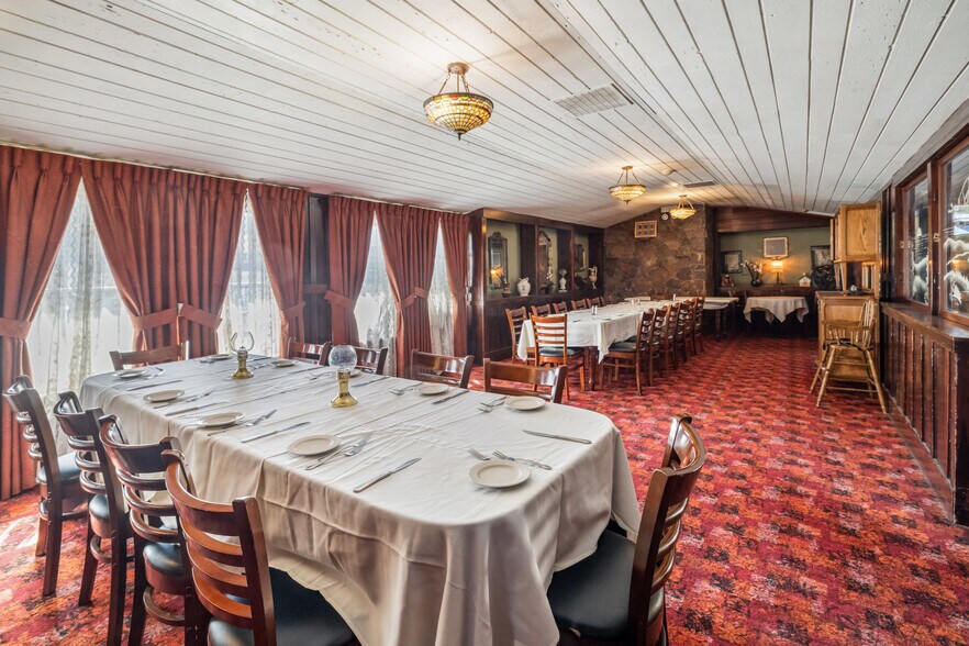 More Photos Of 13300 Big Basin Way, Boulder Creek Restaurant For Sale