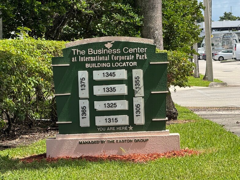 More Photos Of 1325 NW 98th Ct, Doral Warehouse For Sale