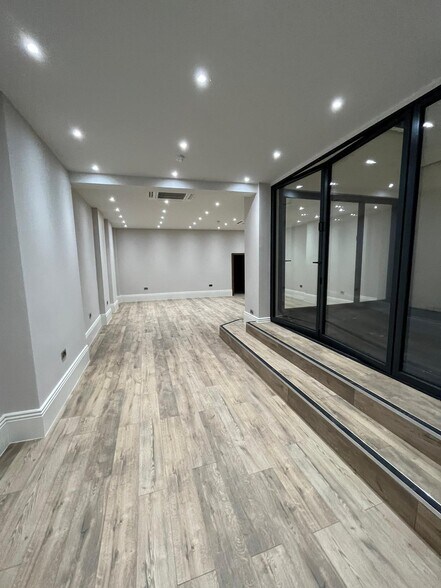 More Photos Of 13 Grosvenor Gdns, London Office For Sale