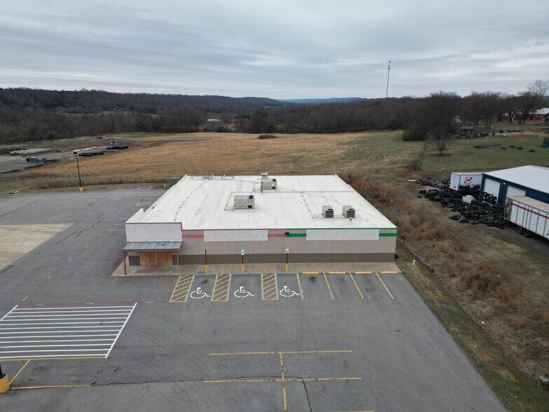 More Photos Of 720 HWY 71, Mansfield Convenience Store For Lease