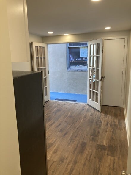 More Photos Of 819 S Broadway, Baltimore Storefront For Lease