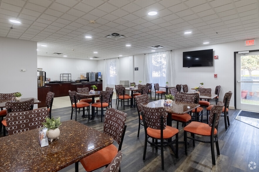 More Photos Of 480 Al Henderson Blvd, Savannah Hotel For Sale