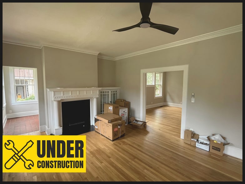 More Photos Of 406 S Lewis St, Lagrange Office For Lease