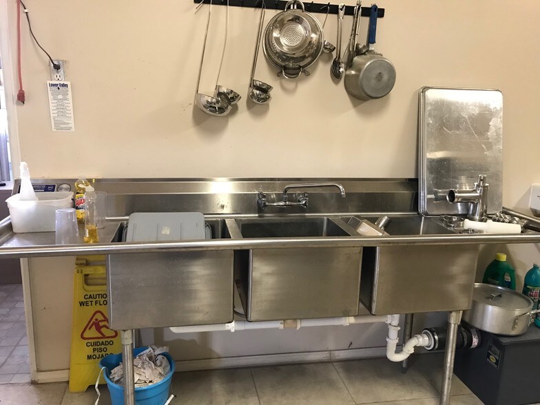 More Photos Of 12690 Pensamiento, San Elizario Convenience Store For Lease