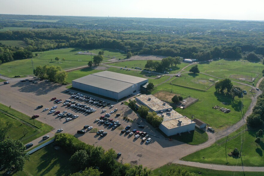 More Photos Of 3909 SW Burlingame Rd, Topeka Light Manufacturing For Sale