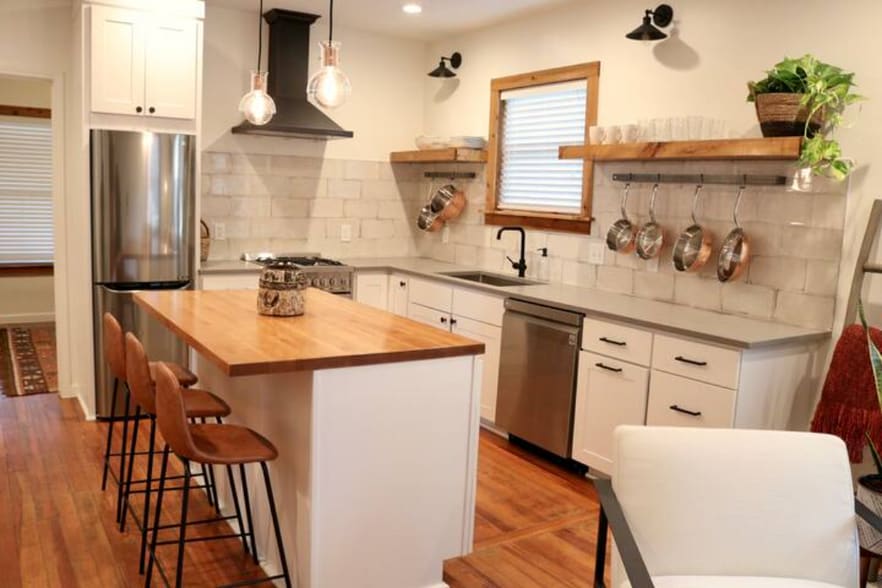 More Photos Of 2513 E Cesar Chavez St, Austin Office For Lease