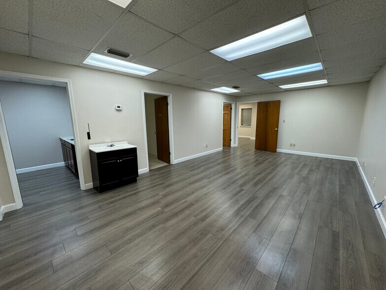 More Photos Of 3938 Sunbeam Rd, Jacksonville Medical For Lease