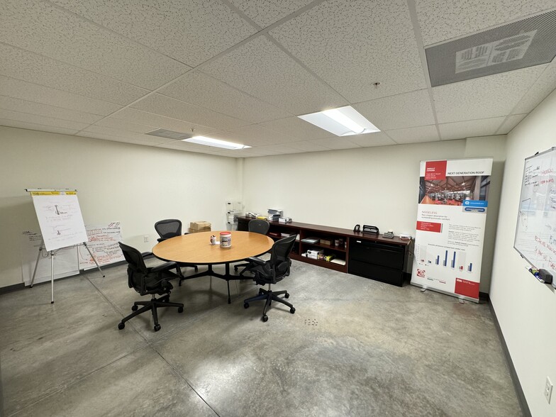 More Photos Of 8565 W 44th Ave, Hialeah Warehouse For Lease