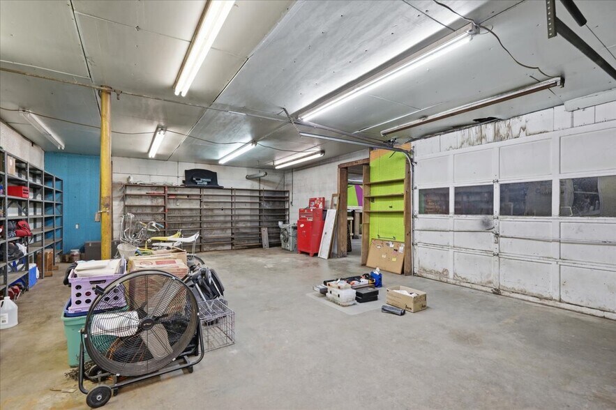 More Photos Of 2633 Harriman Hwy, Harriman Warehouse For Sale