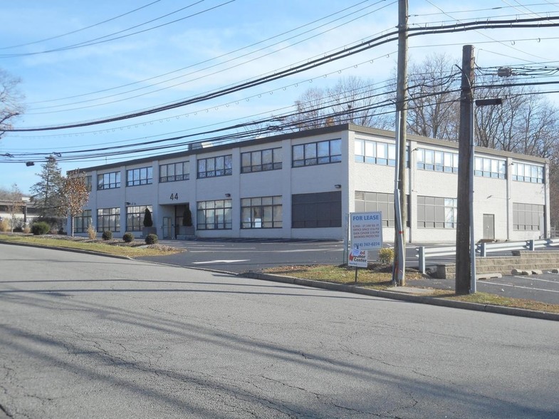 Primary Photo Of 44 Executive Blvd, Elmsford Office For Lease