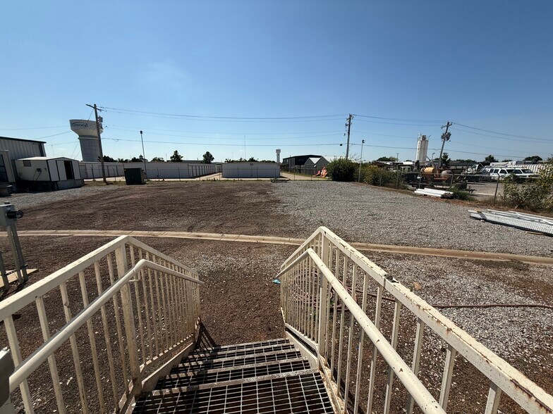 More Photos Of 400 Westland dr, Edmond Manufacturing For Sale