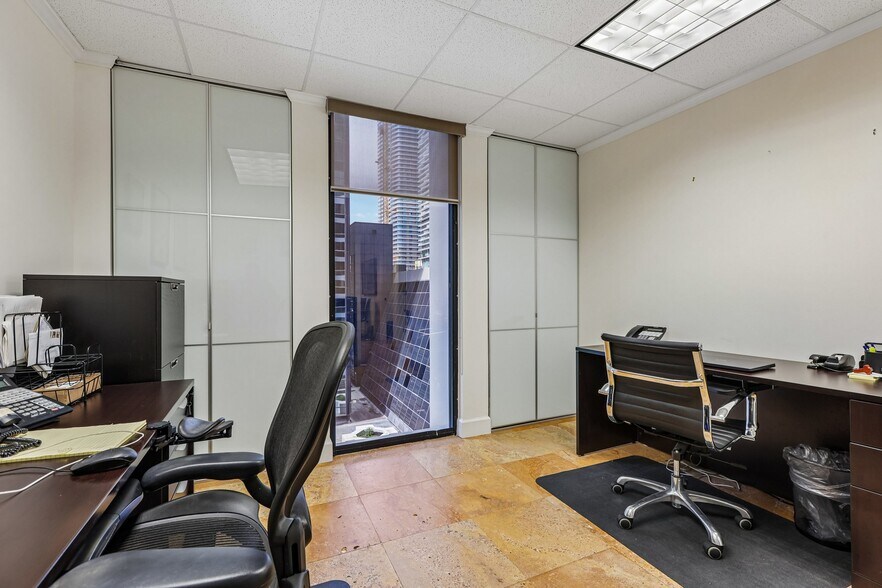 More Photos Of 1110 Brickell Ave, Miami Office For Sale
