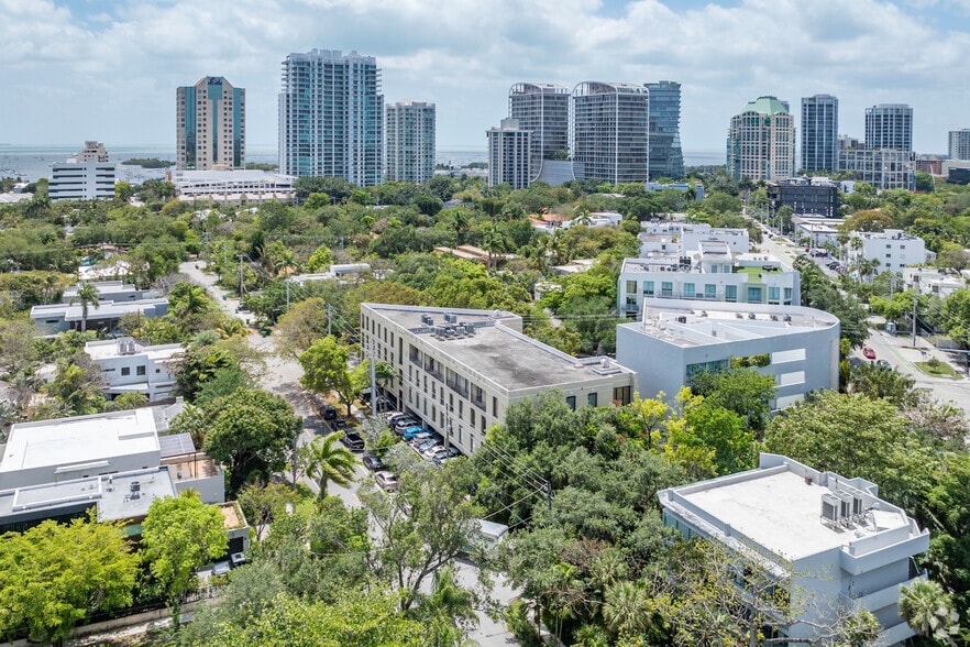 More Photos Of 3006 Aviation Ave, Coconut Grove Office For Sale
