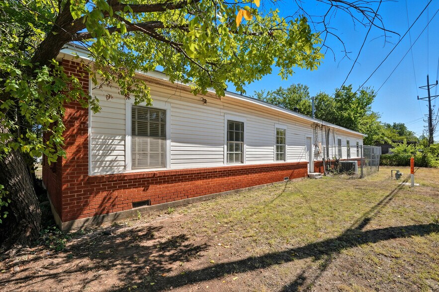 More Photos Of 1510 Portland Ave, Abilene Lodge Meeting Hall For Sale