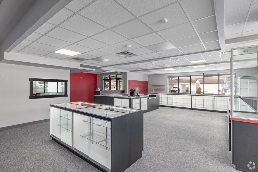 More Photos Of 875 W Chestnut St, Washington Restaurant For Sale