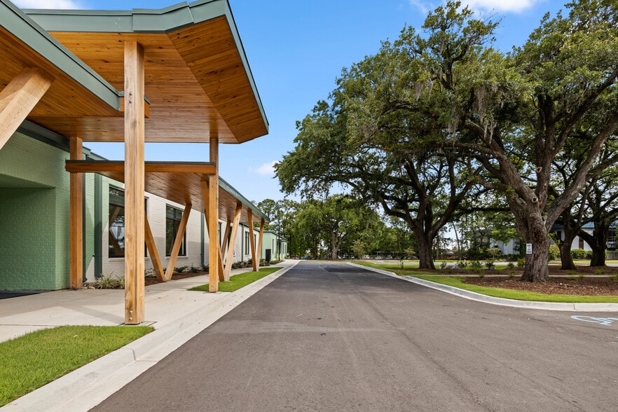 More Photos Of 5841 Rivers Ave, North Charleston Office For Lease