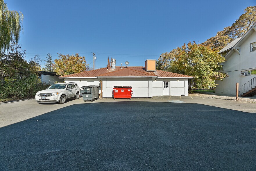 More Photos Of 1213 W Main St, Medford Restaurant For Sale