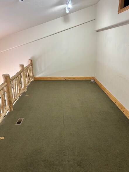 More Photos Of 365 Warren Ave, Silverthorne Showroom For Lease