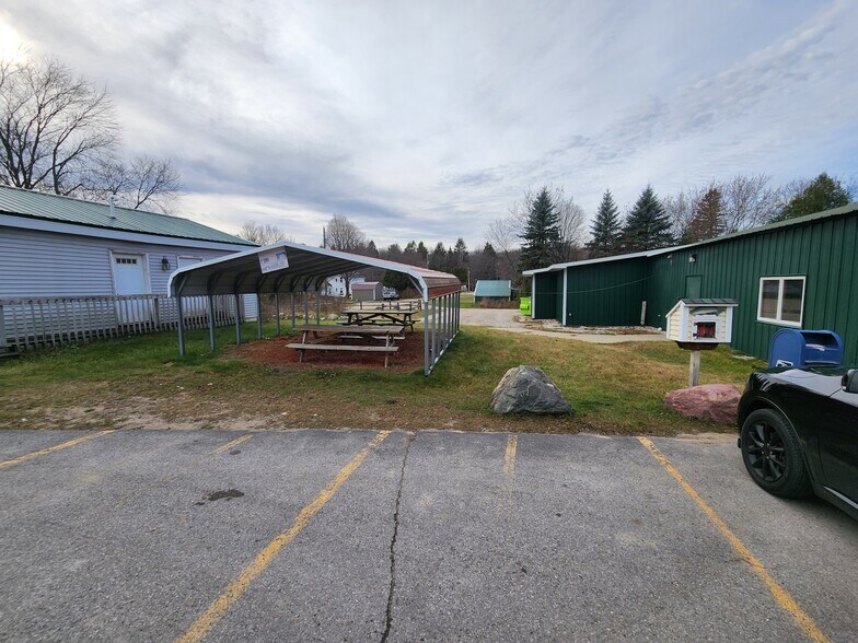 More Photos Of 4044 Garfield Rd, Kingsley Convenience Store For Sale