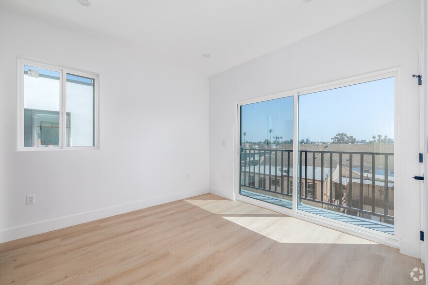 More Photos Of 1933 Magnolia Ave, Los Angeles Apartments For Sale