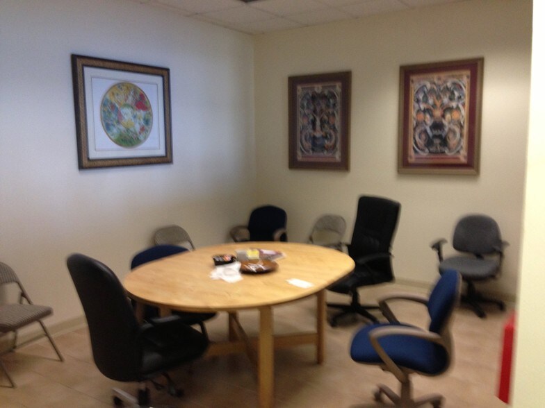 More Photos Of 41 S Chester Ave, Pasadena Research And Development For Lease