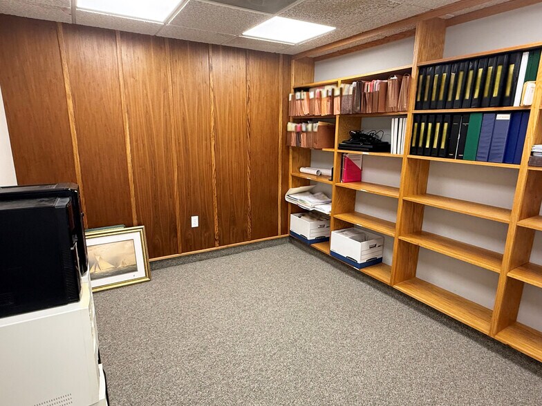 More Photos Of 205 Worcester Ct, Falmouth Loft Creative Space For Sale