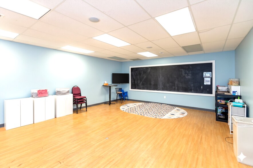 More Photos Of 230 Commerce Dr, Franklin Warehouse For Sale