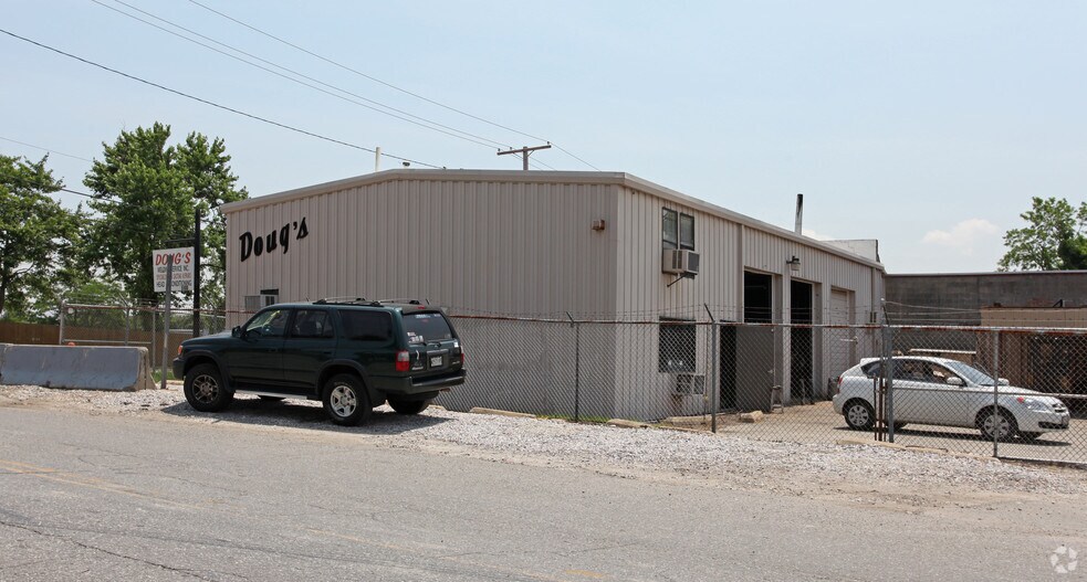 Primary Photo Of 5100 Pennington Ave, Curtis Bay Light Manufacturing For Sale