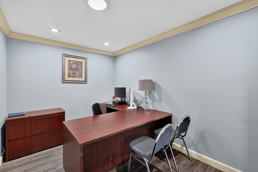 More Photos Of 5425 SE 111th St, Belleview Office For Sale