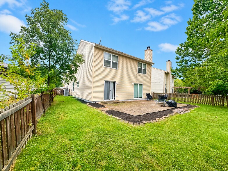 More Photos Of 4060 Crabtree Ct, Indianapolis Apartments For Sale