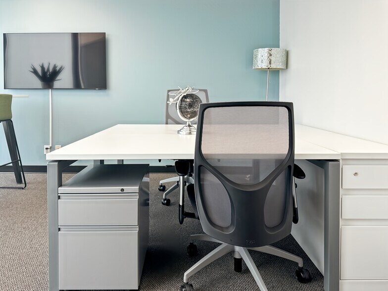 More Photos Of 1100 Poydras St, New Orleans Coworking Space