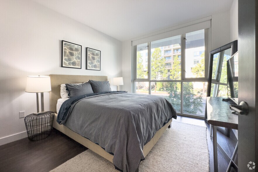 More Photos Of 585 Anton Blvd, Costa Mesa Apartments For Lease