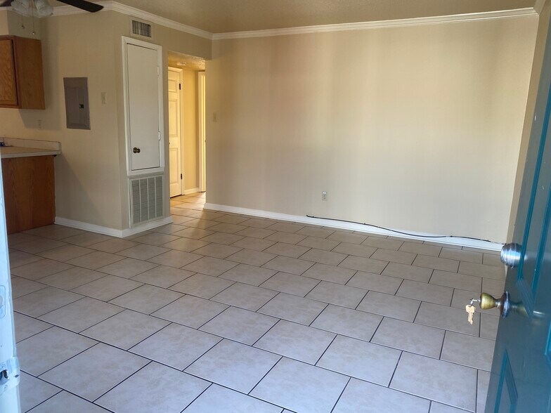 More Photos Of 3005 Lake Villa Dr, Metairie Apartments For Sale
