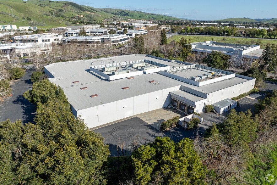 More Photos Of 5729 Fontanoso Way, San Jose Research And Development For Lease